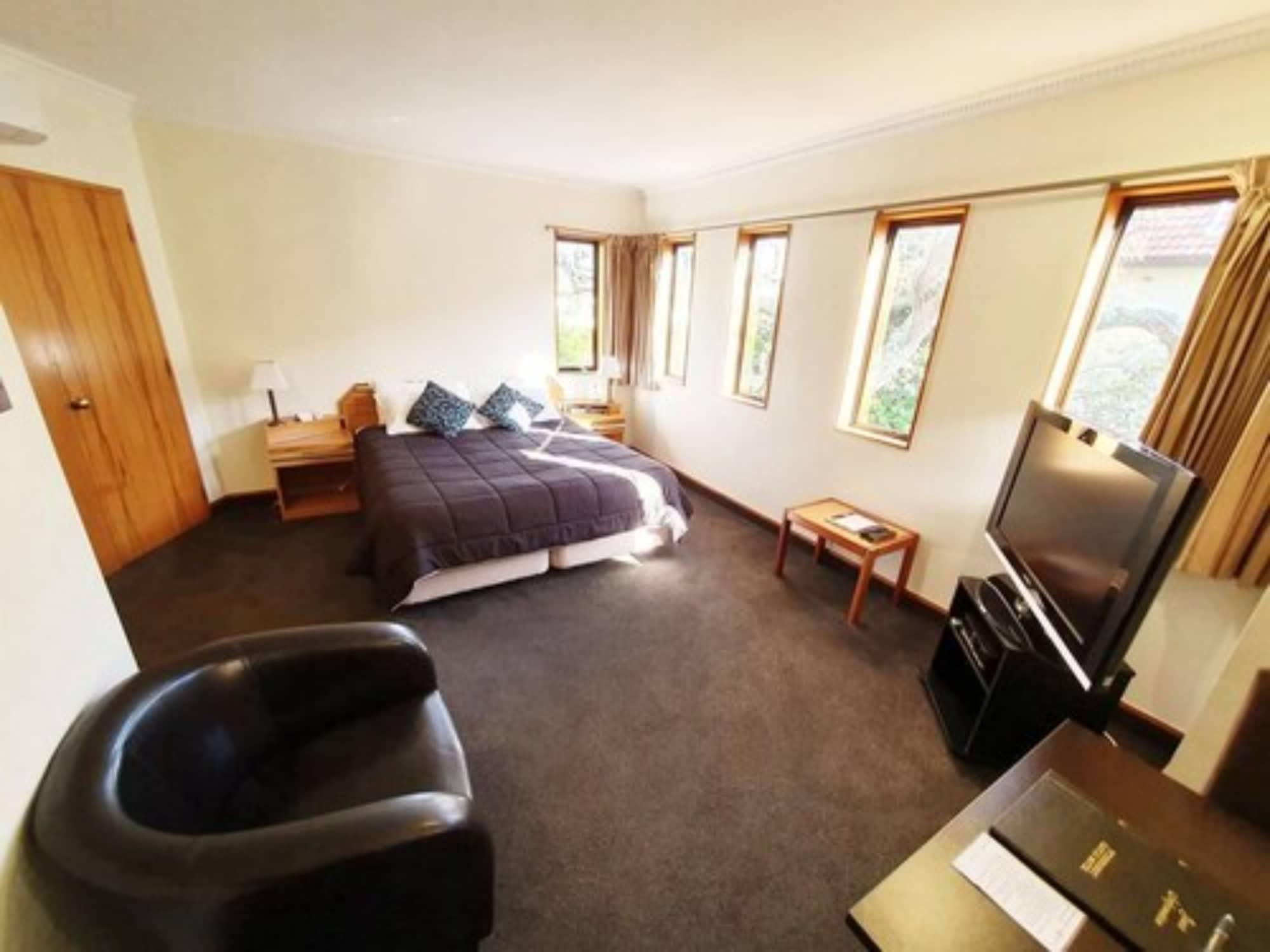 Fitzherbert Castle Motel Palmerston North Exterior foto
